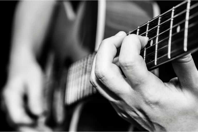Guitares électriques acoustiques