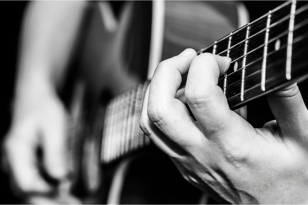 Guitares électriques acoustiques